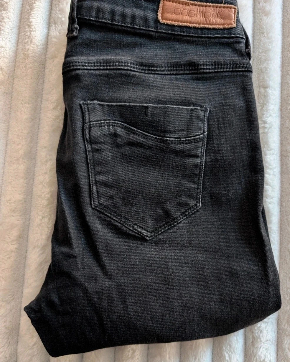 Magnífico Jean skinny negro destruido Boohoo Blue – photo 10